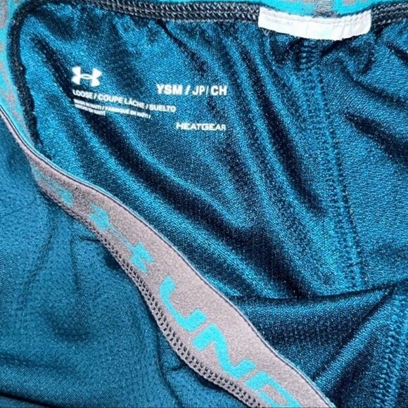 Under Armour Boys Shorts - Picture 3 of 4